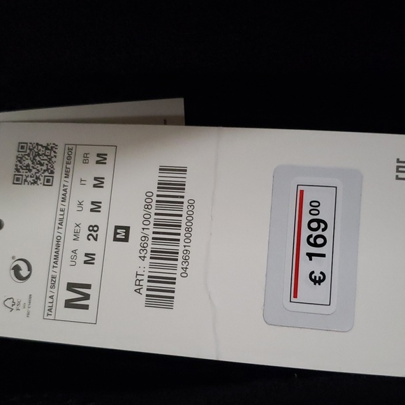 ZARA Limited Edition Eyelet Detail Heavy Knit Coat - Picture 12 of 16